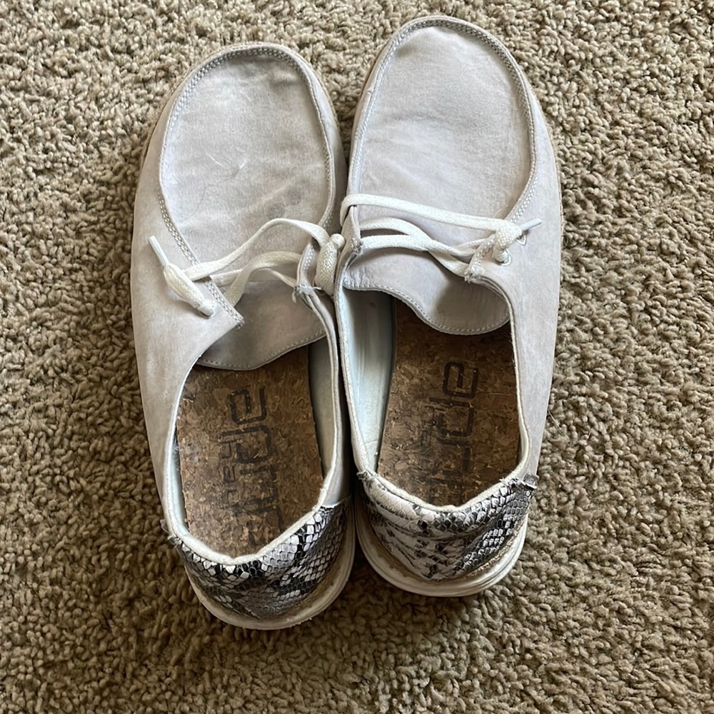 Hey dudes sandals